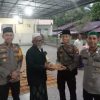 Polsek Sekayam Bagikan Takjil di Bulan Ramadhan sebagai Wujud Kepedulian kepada Masyarakat