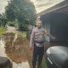 Banjir Rendam Wilayah Meliau, Polsek Lakukan Monitoring dan Pengecekan