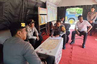 PJU Polres Sanggau Lakukan Pengecekan Pospam Simpang Tiga Sosok dalam Rangka Operasi Ketupat Kapuas 2025