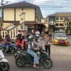 Polres Sanggau Bagikan 150 Takjil Gratis untuk Pengguna Jalan di Bulan Ramadhan
