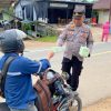 Polsek Tayan Hilir Bagikan Takjil Gratis untuk Warga yang Berbuka Puasa