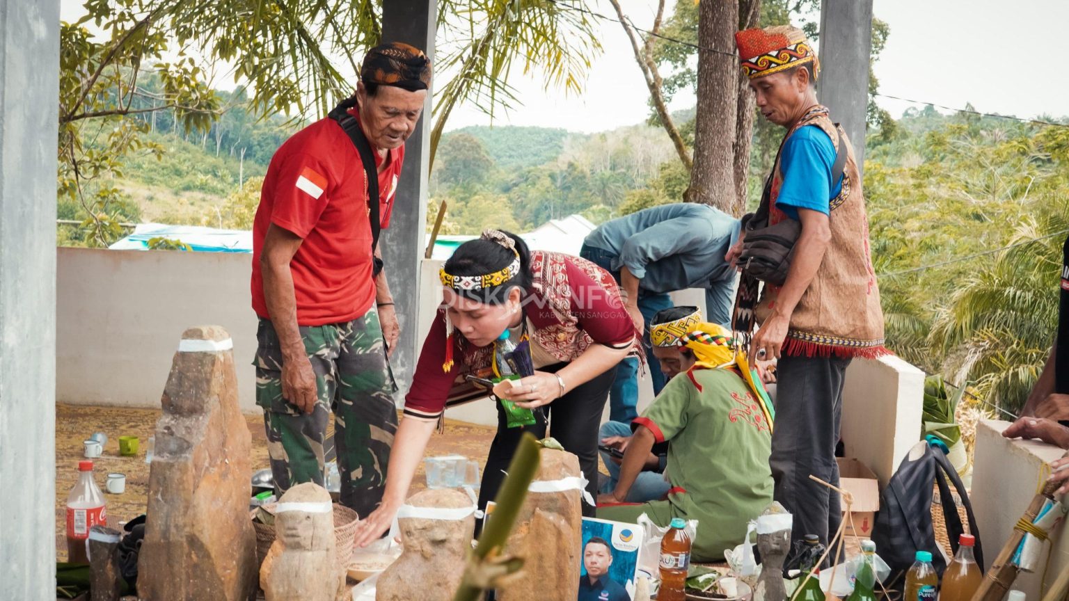 Wakil Bupati Sanggau Hadiri Ritual Pontei’k Ke Pedagi di Desa Pandan Sembuat Wakil Bupati Sanggau Hadiri Ritual Pontei’k Ke Pedagi di Desa Pandan Sembuat
