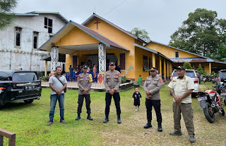 Polsek Beduai Laksanakan Pengamanan Ibadah Misa Jumat Agung, Pastikan Situasi Aman dan Kondusif