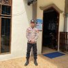 Polsek Parindu Laksanakan Pengamanan Ibadah Jumat Agung di Gereja GKNI Makedonia dengan Khidmat dan Kondusif