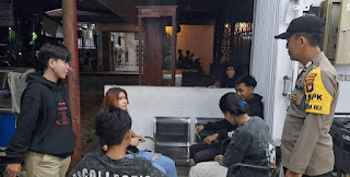 Polsek Tayan Hulu Gelar Patroli Malam, Sampaikan Pesan Kamtibmas dan Tertib Lalu Lintas