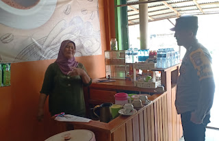 Gelar Patroli Siang Hari, Polsek Tayan Hulu Imbau Warga Jaga Keamanan dan Ketertiban
