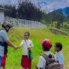 Satgas Ops Damai Cartenz Sambangi Anak Sekolah di Ilaga, Perkuat Pendekatan Humanis Jaga Keamanan