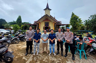 Polsek Jangkang Amankan Ibadah Minggu Palma di Gereja St. Perawan Maria dengan Kondusif