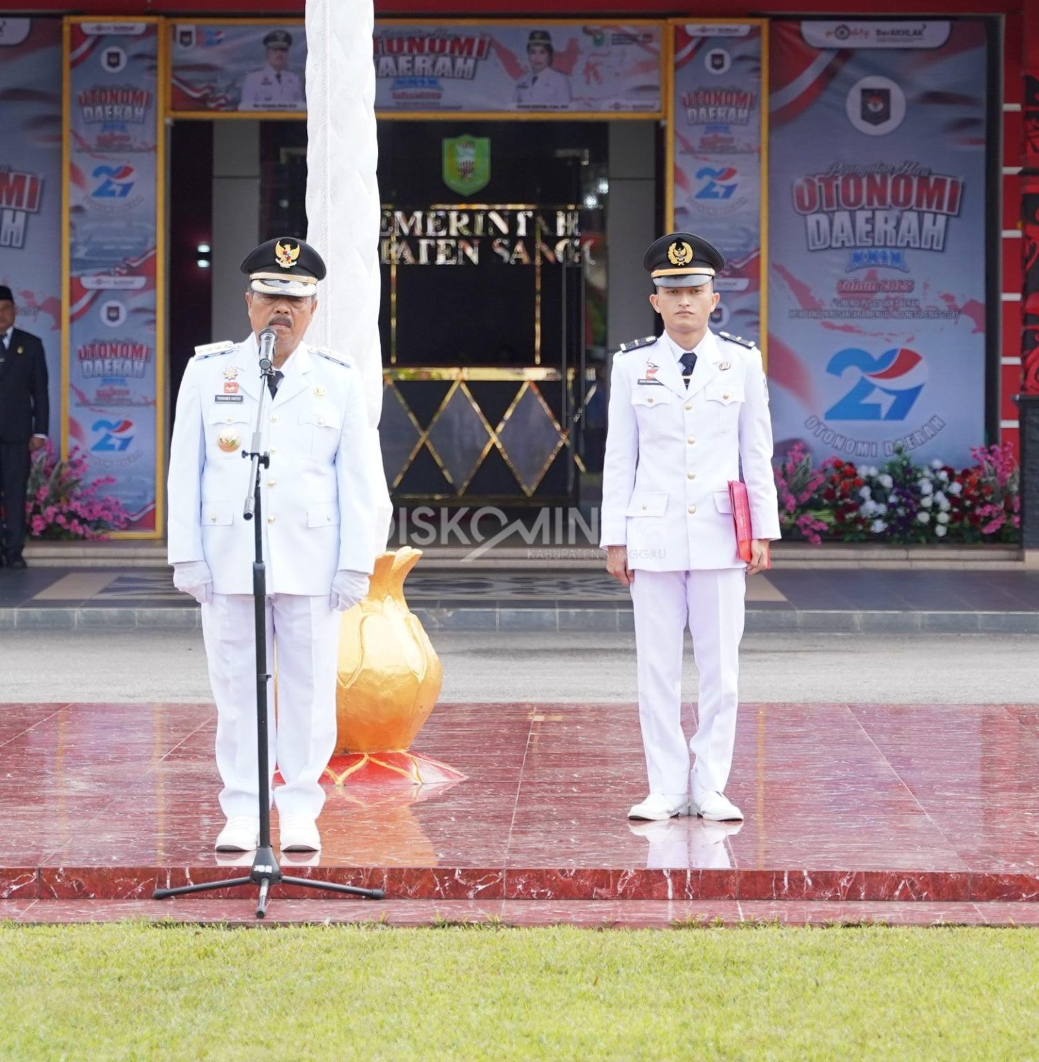 Bupati Sanggau Pimpin Upacara Hari OTDA Ke XXIX