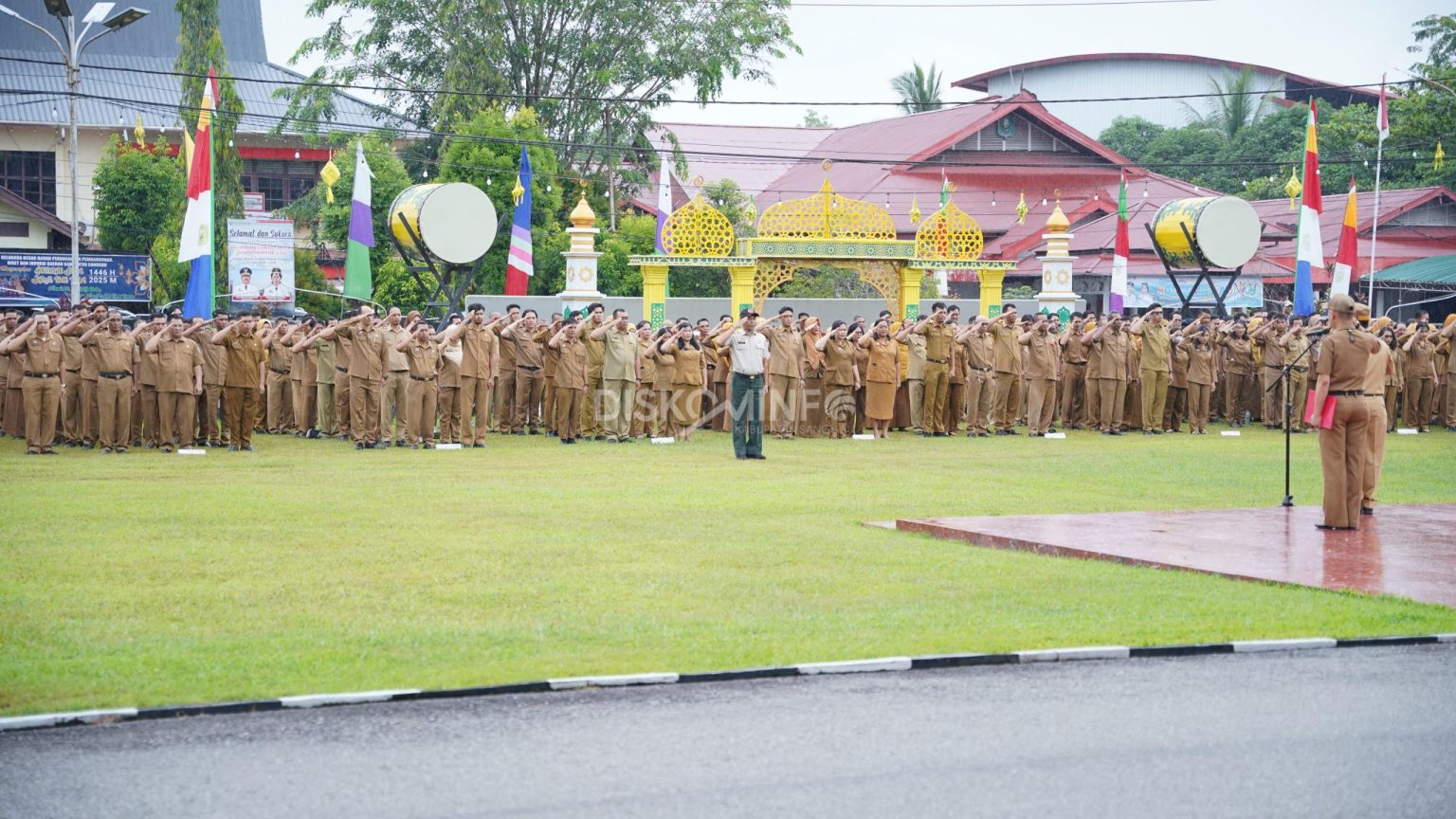 Pemerintah Kabupaten Sanggau Gelar Apel Gabungan Pertama Masuk Kerja Pasca Cuti Bersama