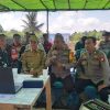 Kapolsek Entikong Pimpin Penanaman Serentak Jagung Hibrida, Dukung Ketahanan Pangan Nasional