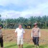 Polsek Mukok Galakkan Ketahanan Pangan, Buka Lahan dan Produksi Pupuk untuk Penanaman Jagung Hibrida