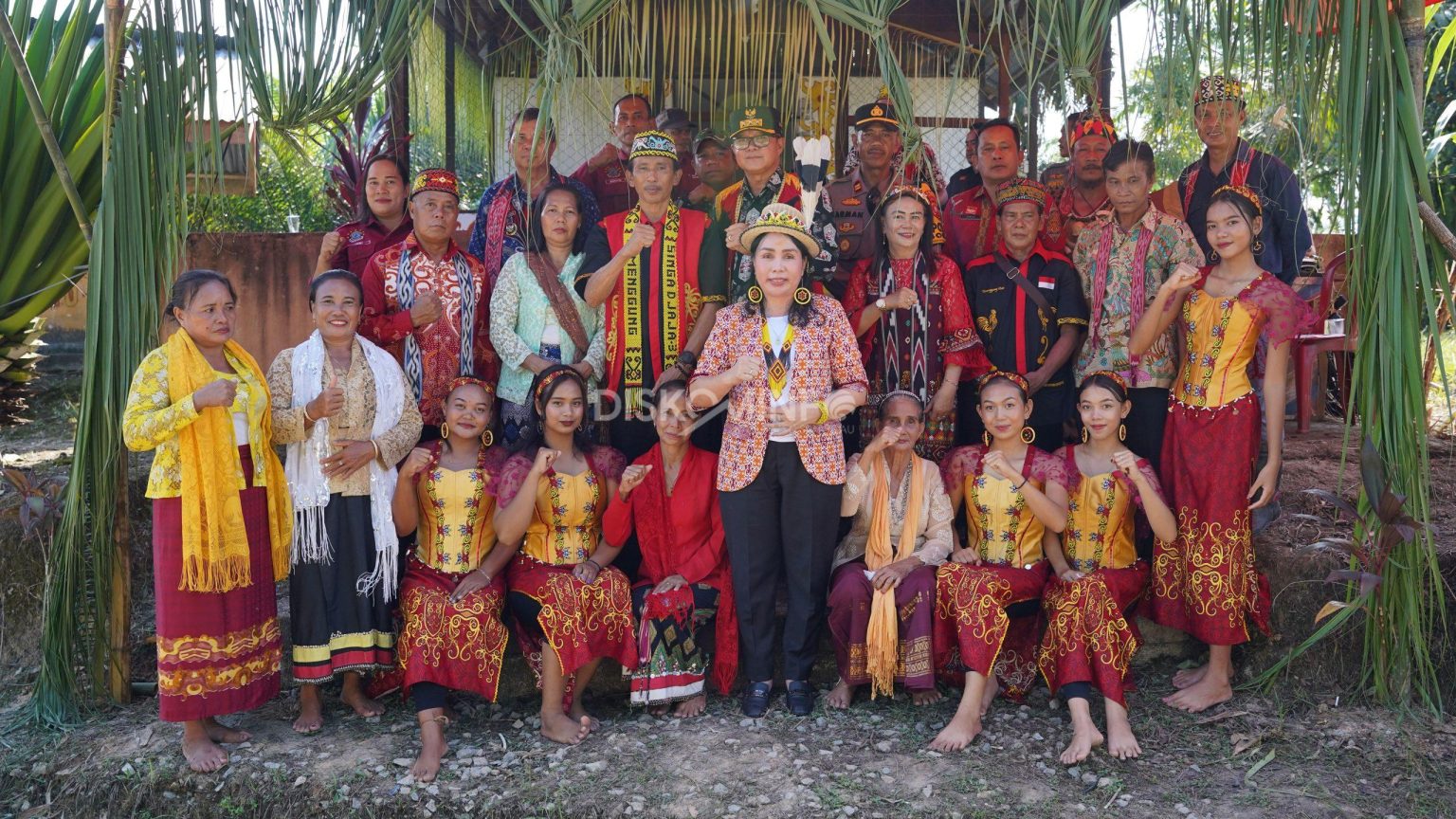 Wabup Sanggau Hadiri Ritual Adat di Desa Kampuh & Tinjau Gereja yang Ambruk Diterjang Angin