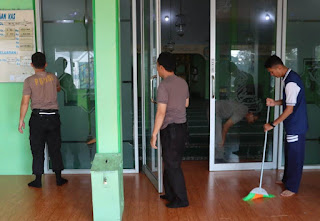 Polres Sanggau Gelar Bhakti Religi di Masjid Jami' Sulthan Ayyub, Wujudkan Kepedulian Sosial Jelang Hari Bhayangkara ke-79