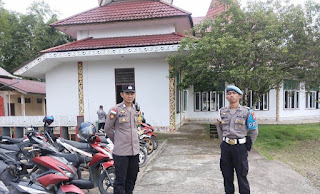 Wujudkan Rasa Aman Beribadah, Polsek Entikong Amankan Ibadah Minggu di Gereja St. Fransiskus Asisi