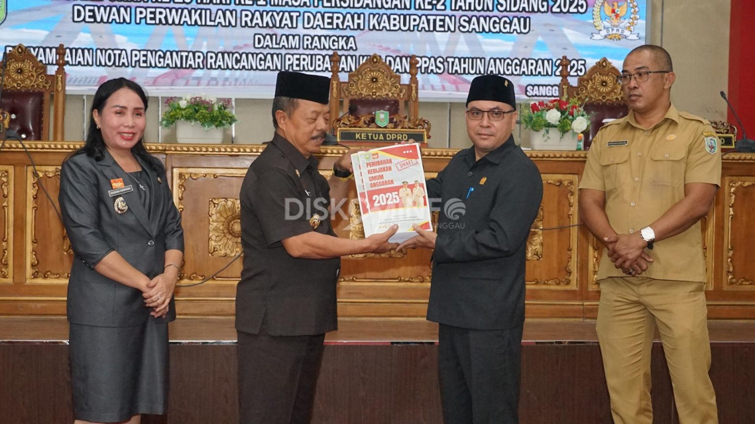 Bupati Sanggau Sampaikan Nota Pengantar Rancangan Perubahan KUA-PPAS 2025 Bupati Sanggau Sampaikan Nota Pengantar Rancangan Perubahan KUA-PPAS 2025