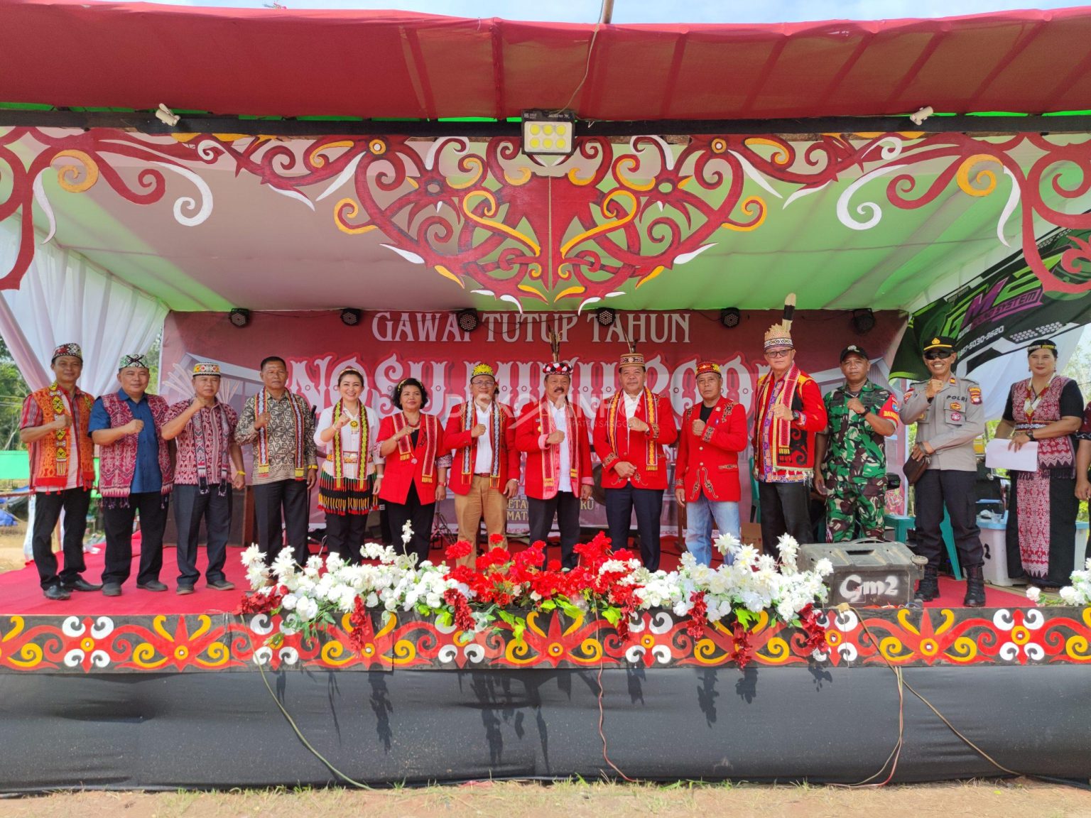 Bupati Sanggau Resmi Buka Gawai Nosu Minu Podi Tingkat Kecamatan Bonti: Simbol Kebersamaan dan Ketahanan Pangan