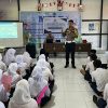 Tanamkan Disiplin Sejak Dini, Polres Sanggau Edukasi Pelajar lewat Program Police Goes To School