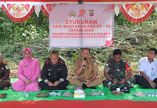 Meriahkan Hari Bhayangkara ke-79, Polsek Entikong Gelar Syukuran dan Tinjau Lahan Demplot Bersama Forkopimcam