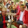 Hadiri  Penutupan Gawai Tiang Sandong di Dusun Tapang Sebeluh, Bupati Sanggau Harap Terus Dikembangkan