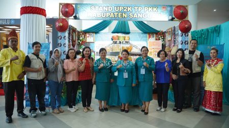Ketua TP PKK Kabupaten Sanggau Hadiri Rakerda PKK X Tingkat Provinsi Kalbar di Kabupaten Landak