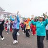 Ketua TP PKK Kab. Sanggau Ikuti Senam Jantung Sehat dan Zumba di HKG PKK ke-53 Tingkat Provinsi Kalbar