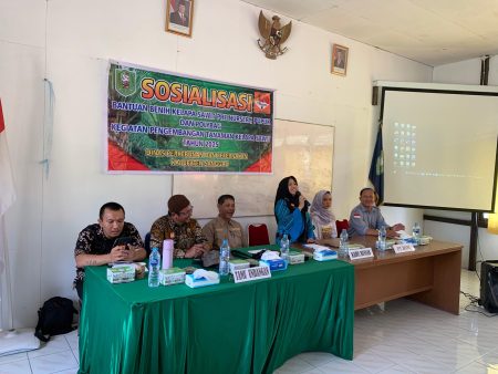 Sosialisasi Bantuan Polybag Main Nursery, Benih Sawit Pre Nursery dan Pupuk di Kecamatan Sekayam – DISBUNNAK