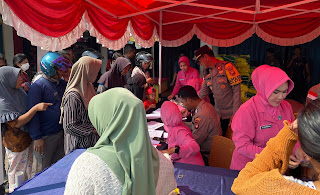 Antusias Warga Padati Gerakan Pangan Murah di Sekayam, 3 Ton Beras Ludes Terjual