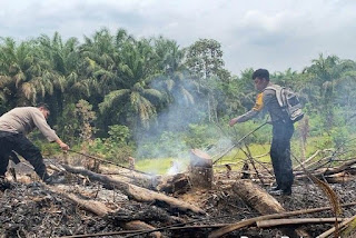 Polisi Sisir Titik Api di Parindu, Verifikasi Hotspot Terpantau Aplikasi BONGKAR