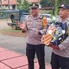 Apresiasi Kepemimpinan, Kapolsek Kembayan Berikan Penghargaan kepada Anggota Berprestasi