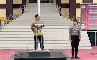 Wakapolres Sanggau Tegaskan Disiplin dan Komitmen Personel dalam Apel Pagi Jam Pimpinan