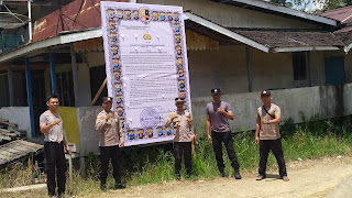 Tegas Cegah Karhutla, Polsek Noyan Pasang Banner dan Sebarkan Maklumat Kapolda Kalbar