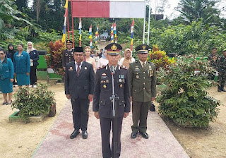 Kapolsek Sekayam Pimpin Ziarah di TMP, Peringati HUT ke-80 RI