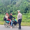 Tingkatkan Disiplin Jalan Raya, Polsek Entikong Gelar Razia Kendaraan Bermotor