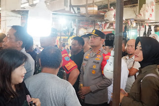 Kapolda Kalbar Dampingi Wapres Gibran Tinjau Pasar Plamboyan Pontianak