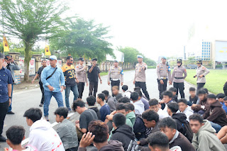 Polisi Amankan 87 Peserta Unjuk Rasa di Bawah Umur: 3 Orang Positif Narkoba dan Beberapa Bawa Senjata Tajam