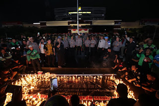 Ojol di Jatim Bersama Polri dan TNI Doa Bersama untuk Affan, Komitmen Kondusif