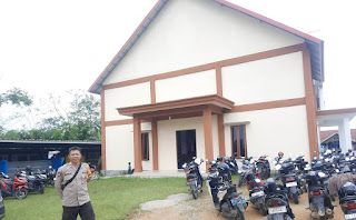 Polsek Batang Tarang Pastikan Ibadah Minggu di Gereja PPIK Emaus Berjalan Aman dan Khidmat