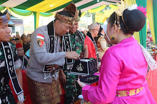 Kapolres Sanggau Hadiri Pembukaan Festival Budaya Faradje’ Pesaka Negeri XVII 2025