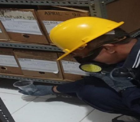 Fumigasi Arsip di Depot Arsip Dinas Kearsipan dan Perpustakaan Kabupaten Sanggau