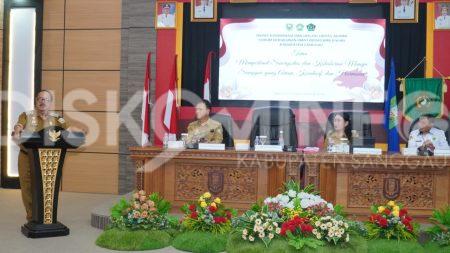 Wakil Bupati Sanggau Susana Herpena Panen Raya Jagung di Mukok