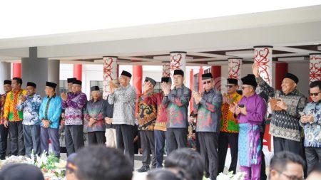 Sekda Sanggau Hadiri Pembukaan Pawai Ta’aruf dan Pameran MTQ XXXIII di Kapuas Hulu