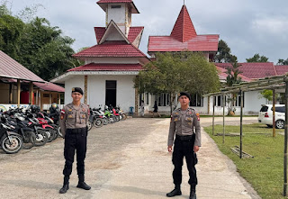Kehadiran Polri di Perbatasan: Polsek Entikong Pastikan Ibadah Minggu Berlangsung Aman