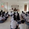 Police Goes To School, Polsek Tayan Hulu Tanamkan Kesadaran Hukum di Kalangan Pelajar SMK Negeri 1 Tayan Hulu