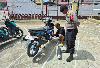 Langkah Humanis Polres Sanggau: Ajak Pengendara Ganti Knalpot Brong ke Standar Langkah Humanis Polres Sanggau: Ajak Pengendara Ganti Knalpot Brong ke Standar