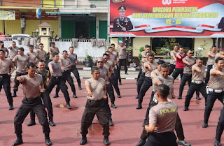 Polres Sanggau Gelar Latihan Beladiri, Tingkatkan Kesiapan Fisik dan Mental Personel Polres Sanggau Gelar Latihan Beladiri, Tingkatkan Kesiapan Fisik dan Mental Personel