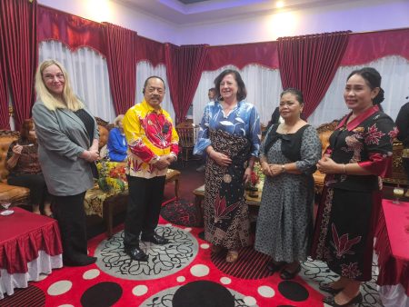 PERKUAT KOLABORASI ” PEMERINTAH KABUPATEN SANGGAU MENERIMA KUNJUNGAN ANGGOTA BUNDESTAG JERMAN – DISBUNNAK