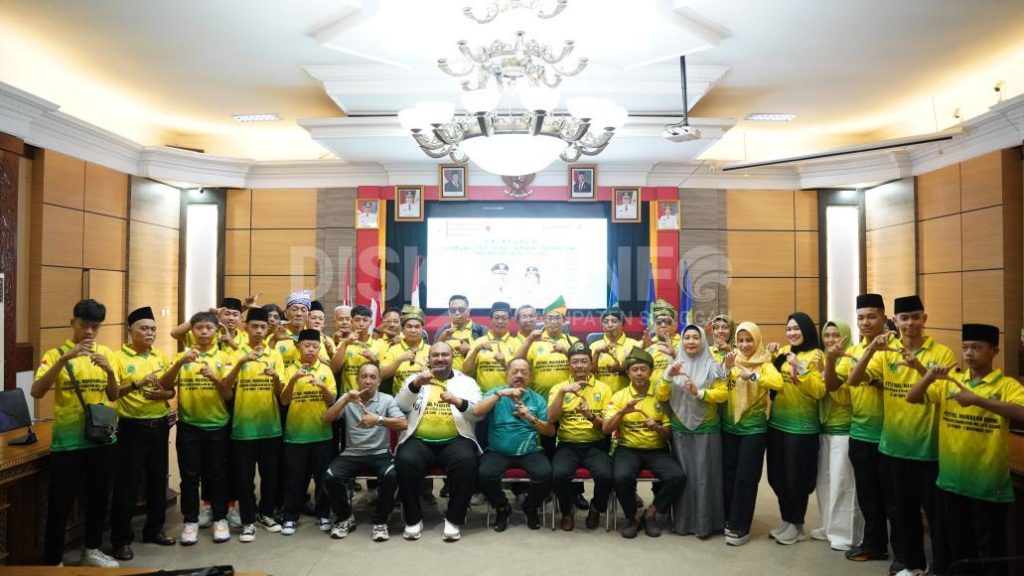 Bupati Sanggau Lepas Kontingen MABM Ikuti Dzikir Duduk Peringkat Dan Festival Marhaban Borneo Di Malaysia Bupati Sanggau Lepas Kontingen MABM Ikuti Dzikir Duduk Peringkat Dan Festival Marhaban Borneo Di Malaysia