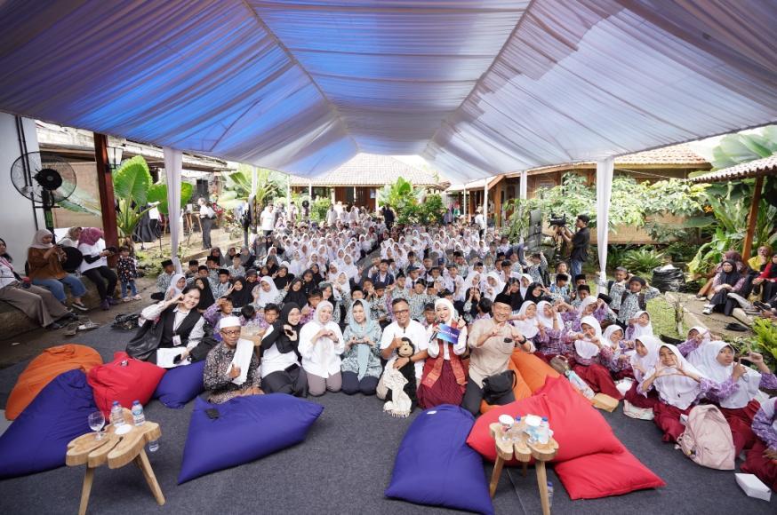 Kementerian Komdigi Ingin Anak Melek Digital tetapi Tetap Aman dan Sehat Kementerian Komdigi Ingin Anak Melek Digital tetapi Tetap Aman dan Sehat