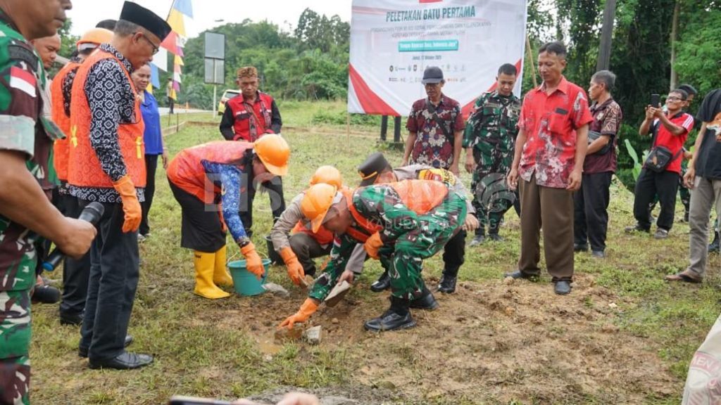 Wabup Sanggau Hadiri Peletakan Batu Pertama Gerai dan Pergudangan Koperasi Merah Putih